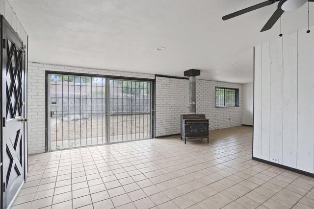 4981 71st St, Sacramento, CA 95820