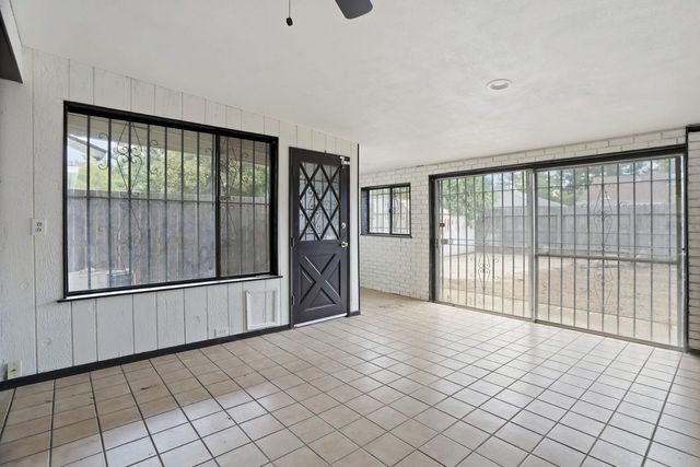 4981 71st St, Sacramento, CA 95820