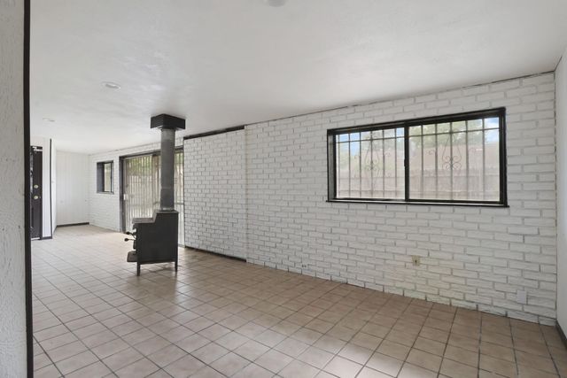 4981 71st St, Sacramento, CA 95820