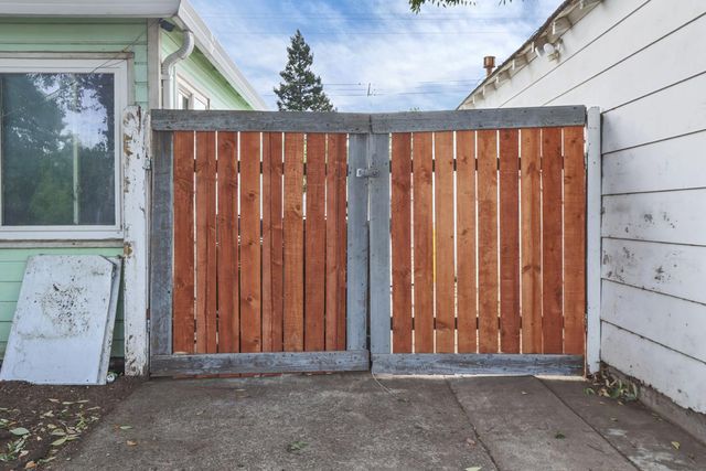 4981 71st St, Sacramento, CA 95820
