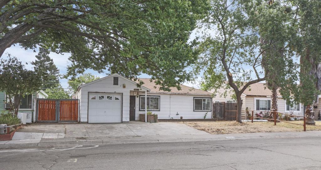 4981 71st St, Sacramento, CA 95820