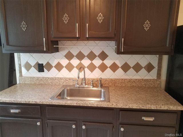 50 Mountainview Avenue 2, Pearl River, NY 10965