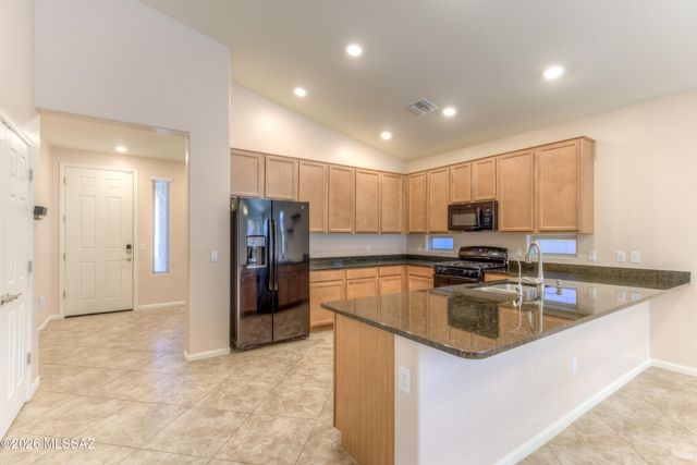 8291 E Magee Hill Loop, Tucson, AZ 85710