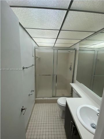 811 NE 199th St 202-33, Miami, FL 33179