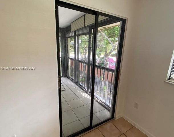 811 NE 199th St 202-33, Miami, FL 33179