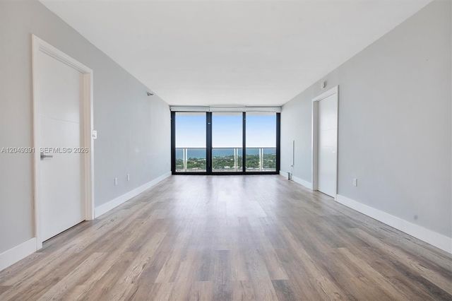 20515 E Country Club Dr 2044, Aventura, FL 33180