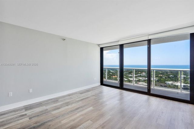 20515 E Country Club Dr 2044, Aventura, FL 33180