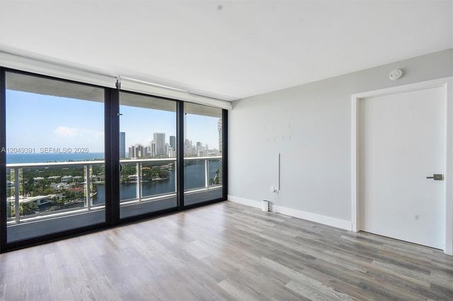 20515 E Country Club Dr 2044, Aventura, FL 33180