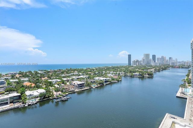 20515 E Country Club Dr 2044, Aventura, FL 33180
