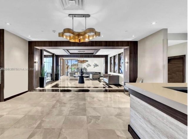 20515 E Country Club Dr 2044, Aventura, FL 33180