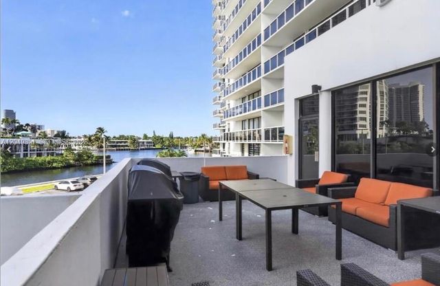 20515 E Country Club Dr 2044, Aventura, FL 33180