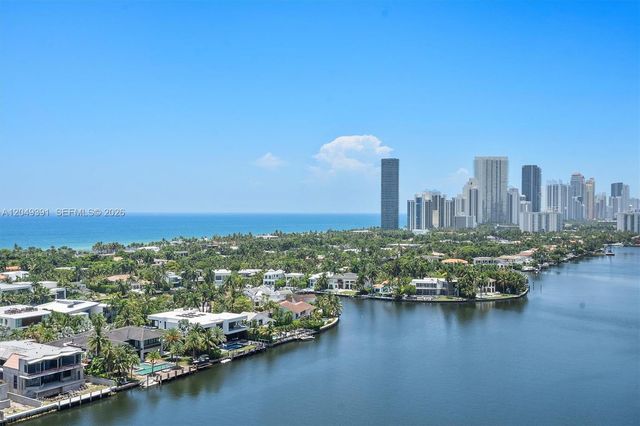 20515 E Country Club Dr 2044, Aventura, FL 33180
