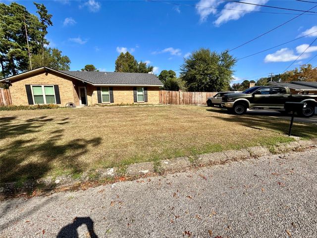 113 E Larkspur, White Oak, TX 75693