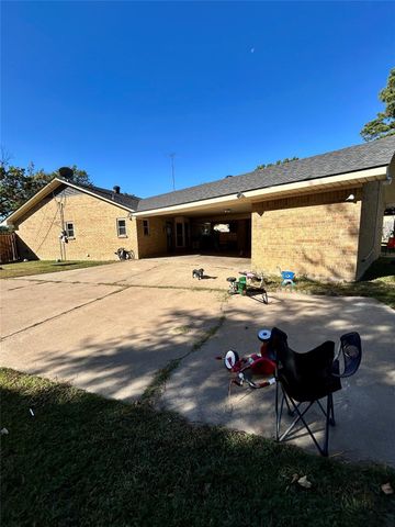 113 E Larkspur, White Oak, TX 75693