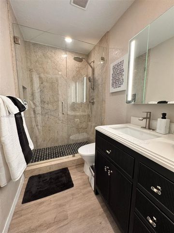 1423 Holly Heights Dr 19, Fort Lauderdale, FL 33304