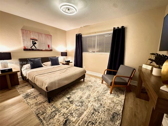 1423 Holly Heights Dr 19, Fort Lauderdale, FL 33304