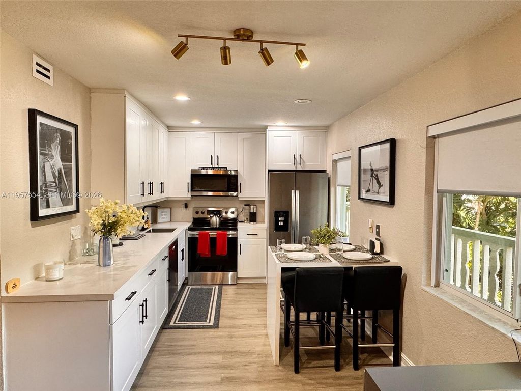 1423 Holly Heights Dr 19, Fort Lauderdale, FL 33304