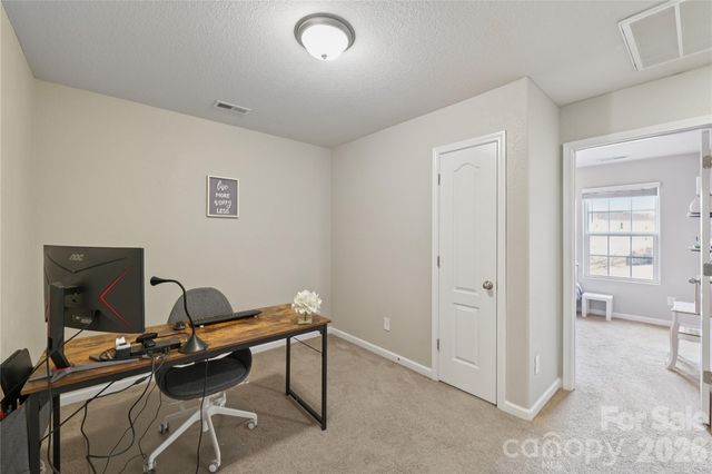 3337 Ellingford Road, Charlotte, NC 28214