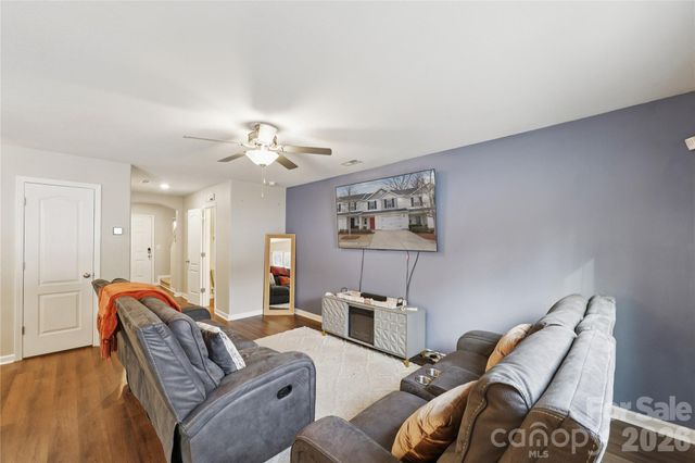 3337 Ellingford Road, Charlotte, NC 28214