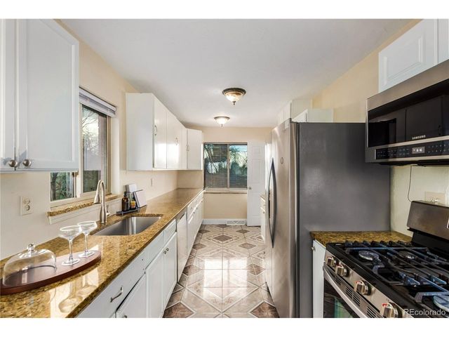 2391 Jamaica St, Aurora, CO 80010