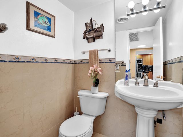 401 Golden Isles Drive 1007, Hallandale Beach, FL 33009