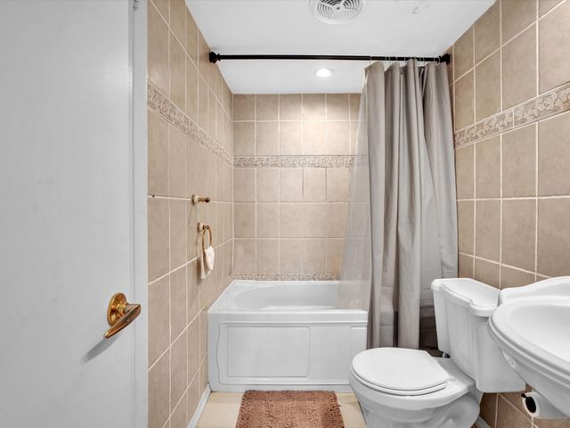 401 Golden Isles Drive 1007, Hallandale Beach, FL 33009