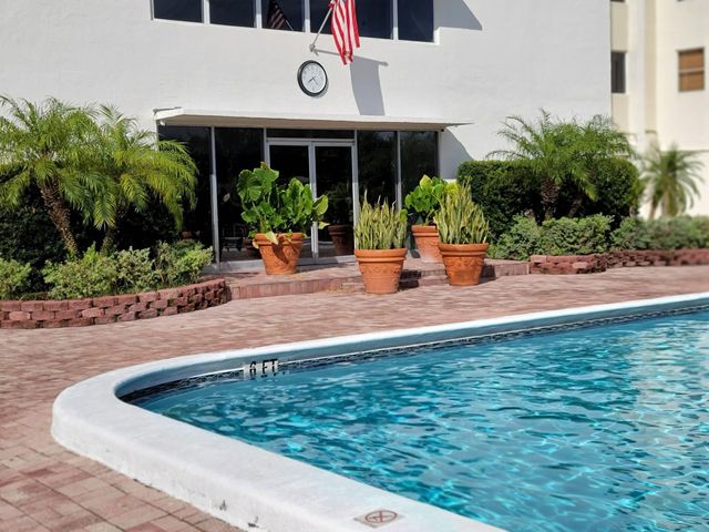 401 Golden Isles Drive 1007, Hallandale Beach, FL 33009
