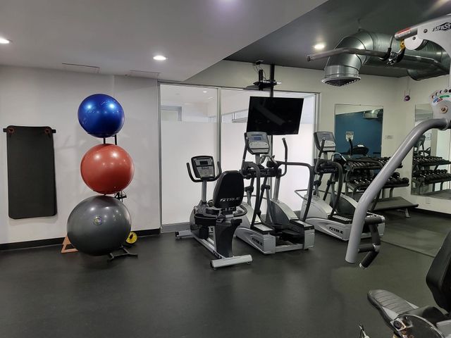 401 Golden Isles Drive 1007, Hallandale Beach, FL 33009