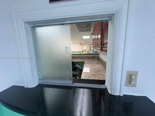 4445 W 16th Ave 605, Hialeah, FL 33012