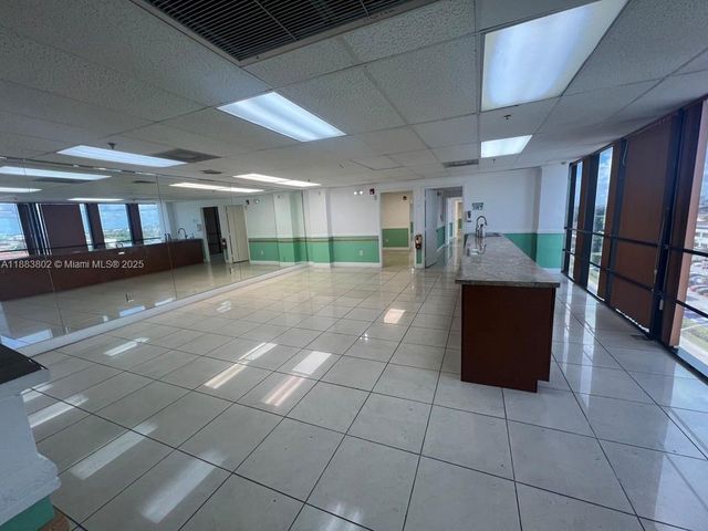 4445 W 16th Ave 605, Hialeah, FL 33012