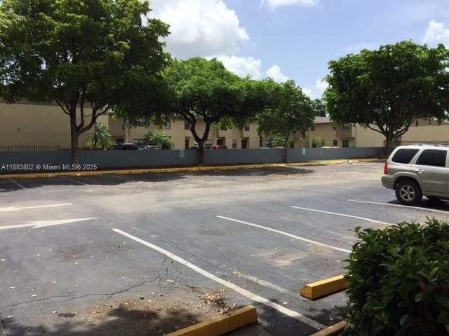 4445 W 16th Ave 605, Hialeah, FL 33012