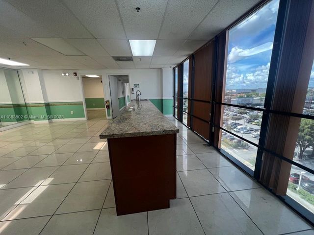 4445 W 16th Ave 605, Hialeah, FL 33012