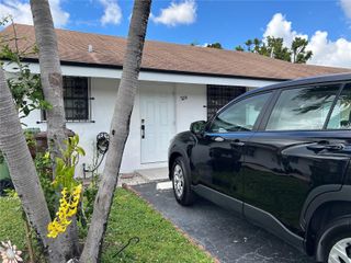 5214 W 24th Way 18-D, Hialeah, FL 33016