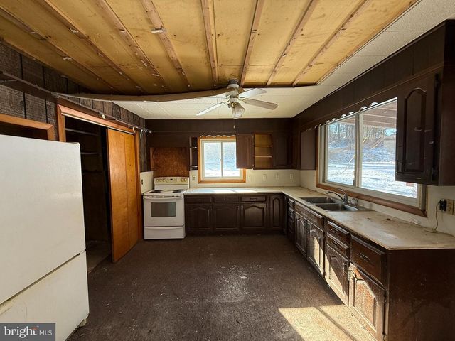 925 VALLEY RD, Marysville, PA 17053