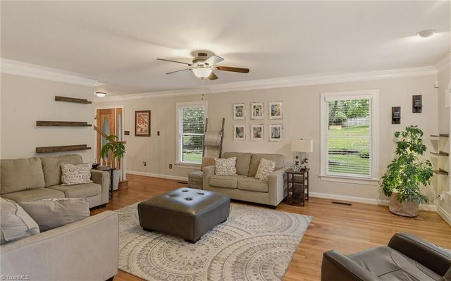 5009 Meadow Hill Court, Winston-salem, NC 27106