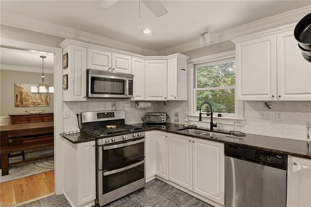5009 Meadow Hill Court, Winston-salem, NC 27106