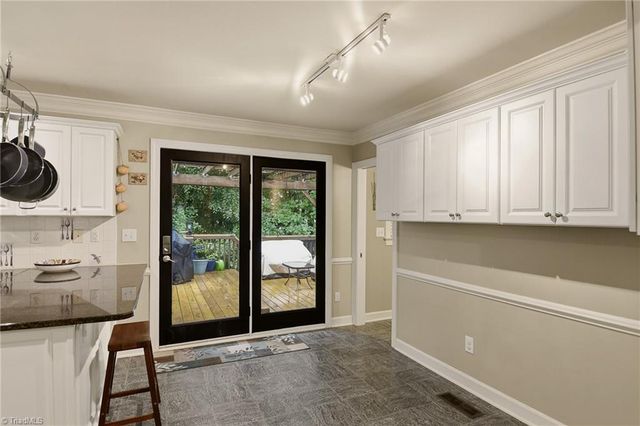 5009 Meadow Hill Court, Winston-salem, NC 27106