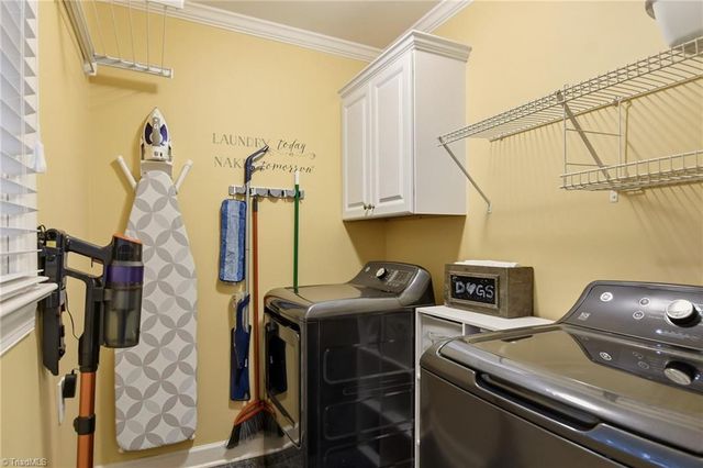 5009 Meadow Hill Court, Winston-salem, NC 27106