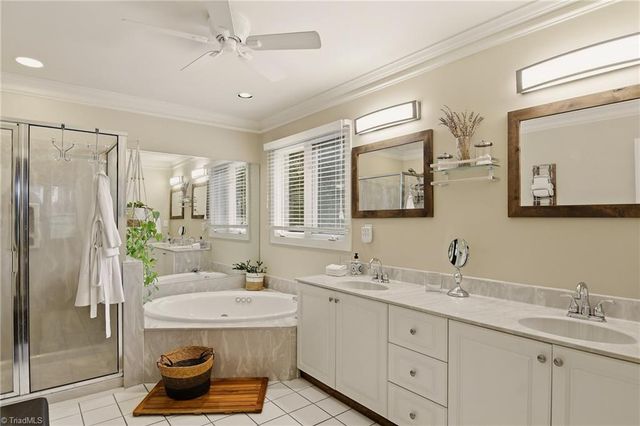 5009 Meadow Hill Court, Winston-salem, NC 27106