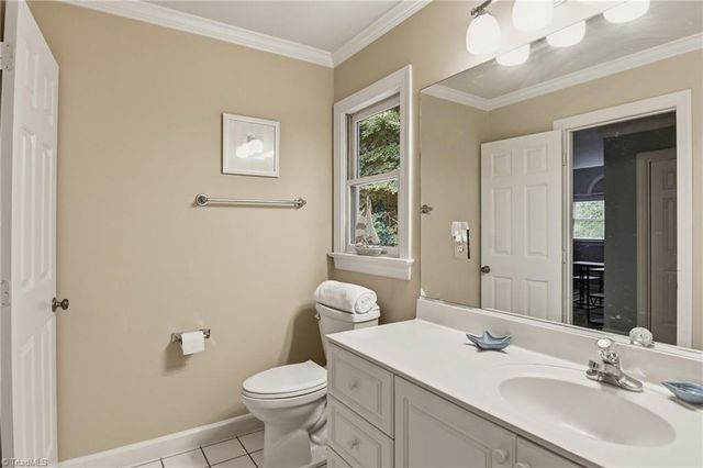 5009 Meadow Hill Court, Winston-salem, NC 27106