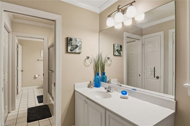 5009 Meadow Hill Court, Winston-salem, NC 27106