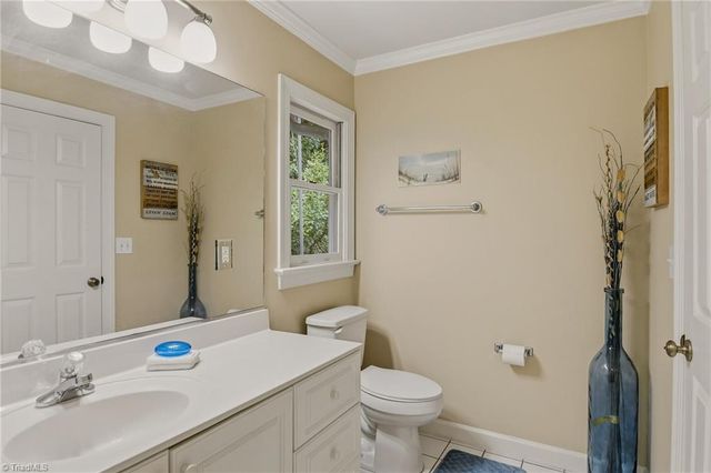 5009 Meadow Hill Court, Winston-salem, NC 27106