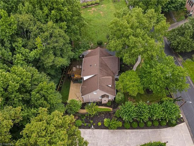 5009 Meadow Hill Court, Winston-salem, NC 27106
