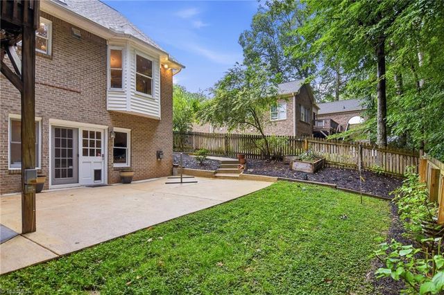 5009 Meadow Hill Court, Winston-salem, NC 27106