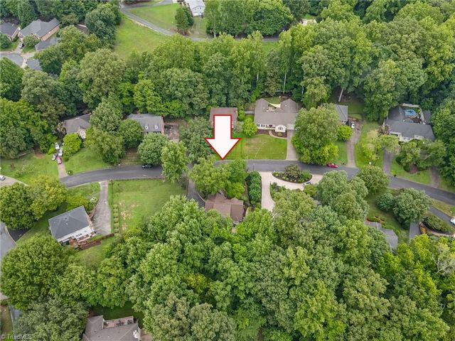 5009 Meadow Hill Court, Winston-salem, NC 27106