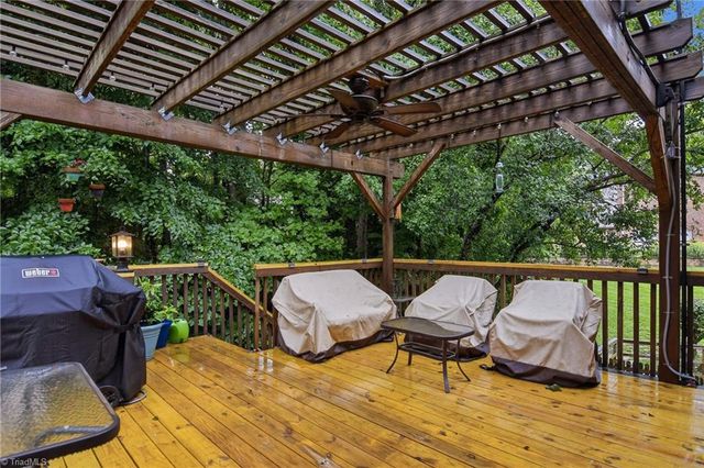 5009 Meadow Hill Court, Winston-salem, NC 27106
