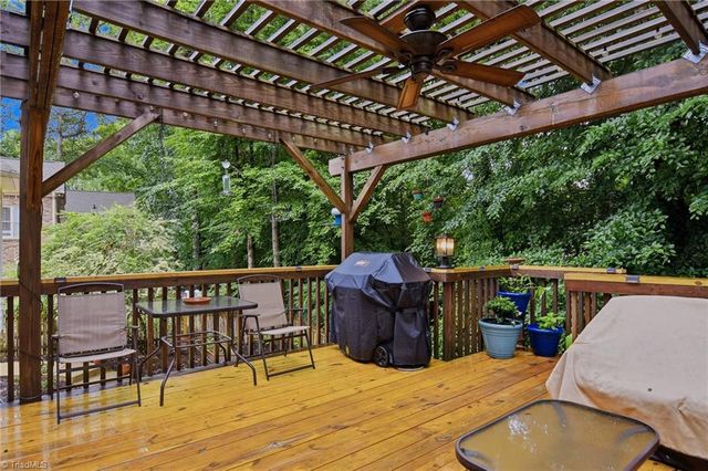 5009 Meadow Hill Court, Winston-salem, NC 27106