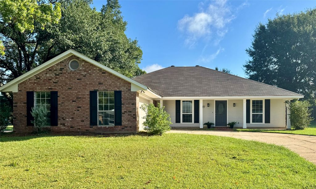 107 Augusta Avenue, Benton, LA 71006