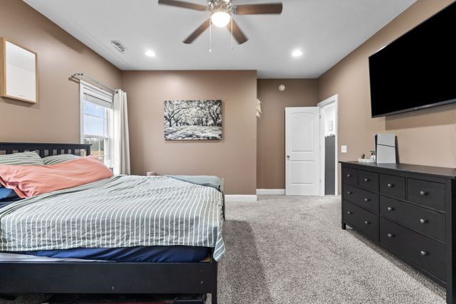 22 Hickory Dr, Manchester, TN 37355