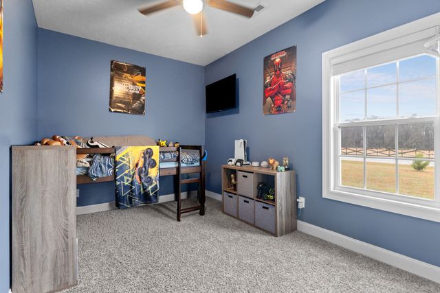 22 Hickory Dr, Manchester, TN 37355